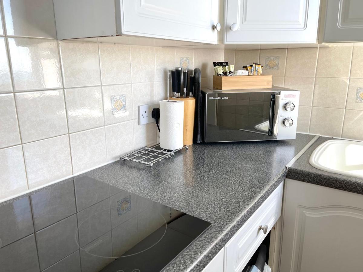 Sea View Family Stay By Beach Gym & Parking Bournemouth Exterior foto