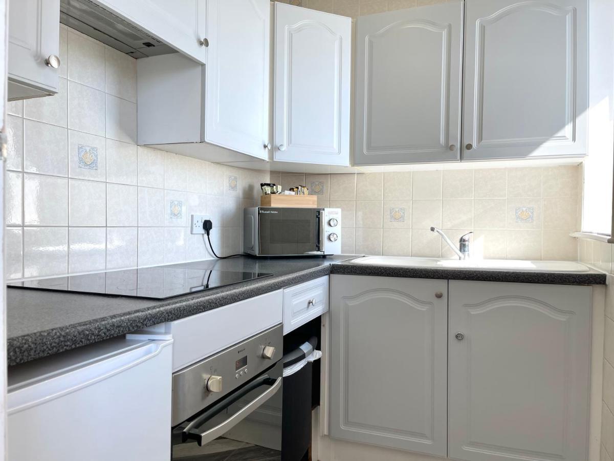 Sea View Family Stay By Beach Gym & Parking Bournemouth Exterior foto